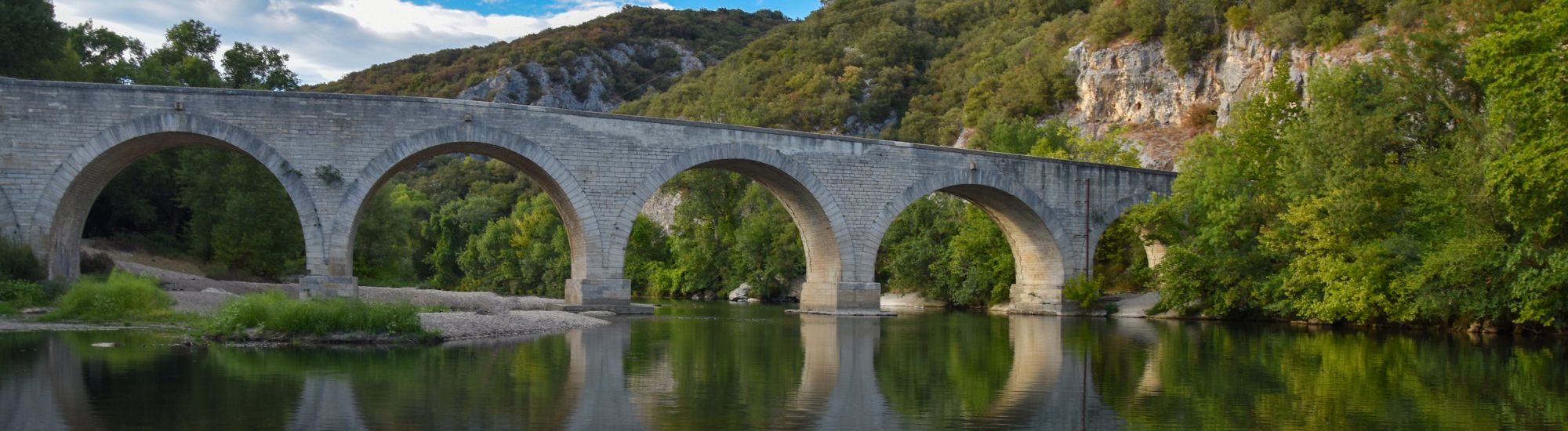 Un viaduc en occitanie. 